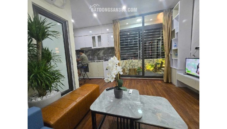 NHANH CÒN KỊP! CHDV ngõ 255 Lĩnh Nam – 62m² × 7 Tầng – 15 Phòng Full Đồ – Dòng Tiền 60Tr/Tháng. Chỉ h 14 tỷ.